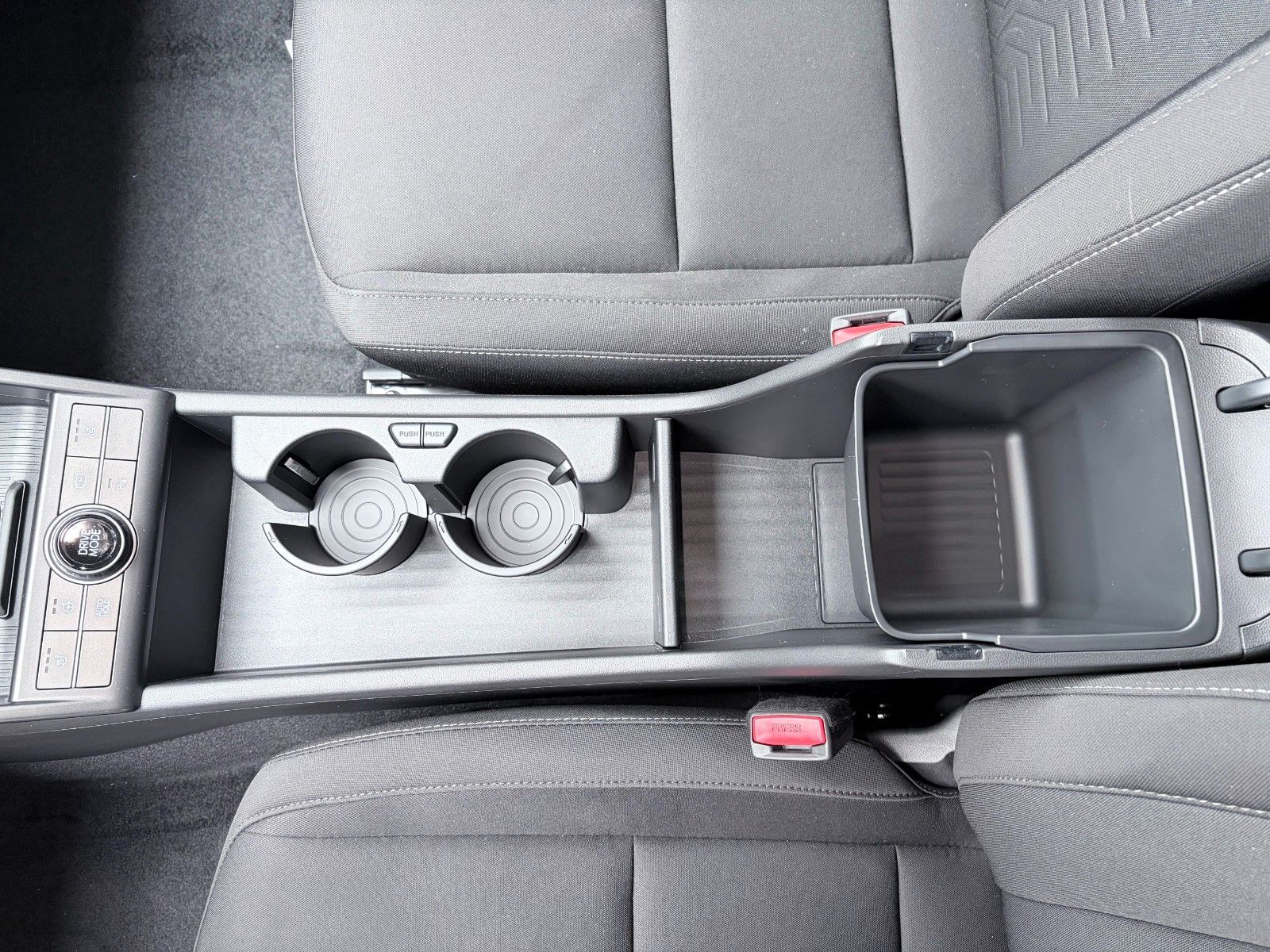 Fahrzeugabbildung Hyundai Kona 1.6 GDI Trend KlimaA,LED,Navi,SHZ,el.Heck