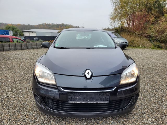 Renault Megane III Lim. 5-trg. Je t'aime