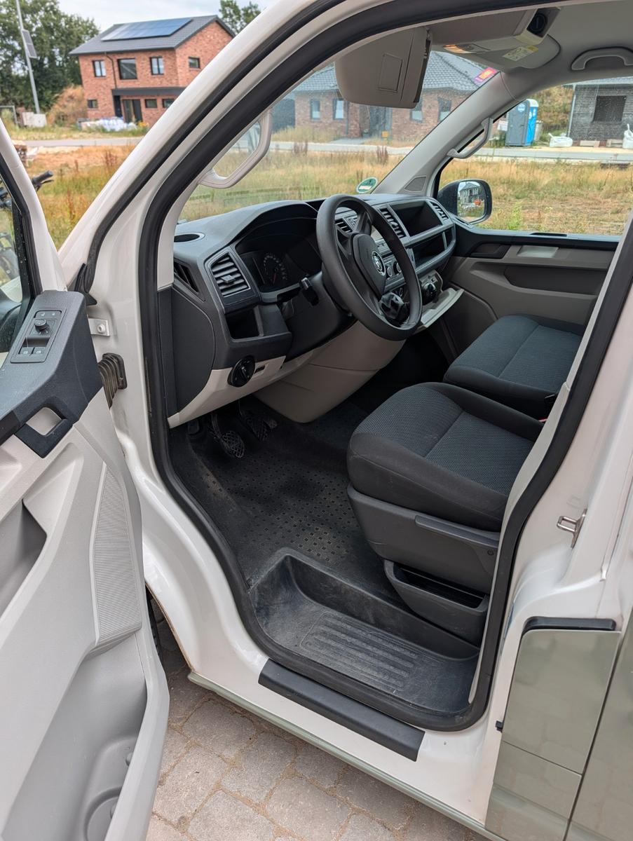Volkswagen T6 Transporter Kombi