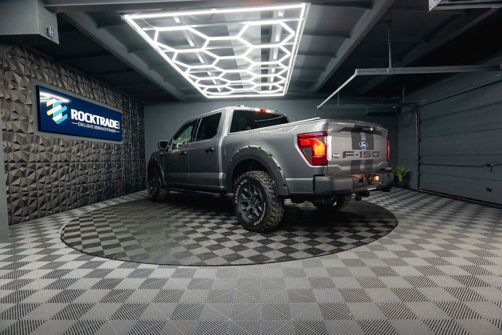 Fahrzeugabbildung Ford F150 5.0L V8 4x4 Offroad SuperCrew RAPTOR 19%