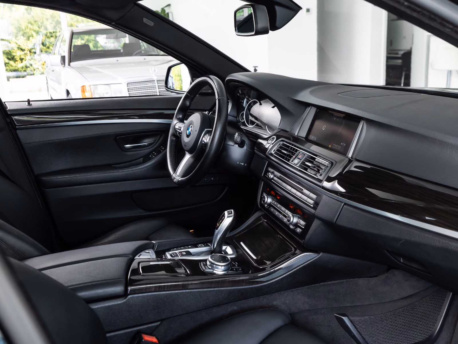 BMW 530d xDrive M-Sportpaket/HeadUp/Pano/H&K