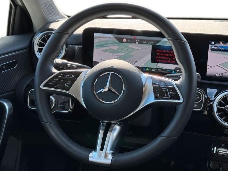 Mercedes-Benz A-Class A 200, миниатюра 12