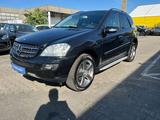 Mercedes-Benz ML 280 CDI/AHK/NAVI/BI-XENON/ALU/PDC/EURO 4// - schwarze Mercedes-Benz ML 280