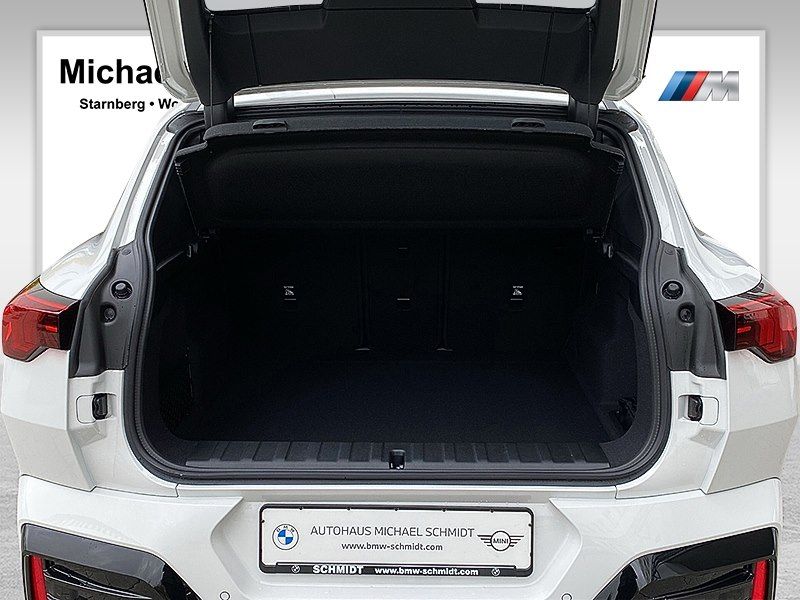 BMW iX2 - Bild 16
