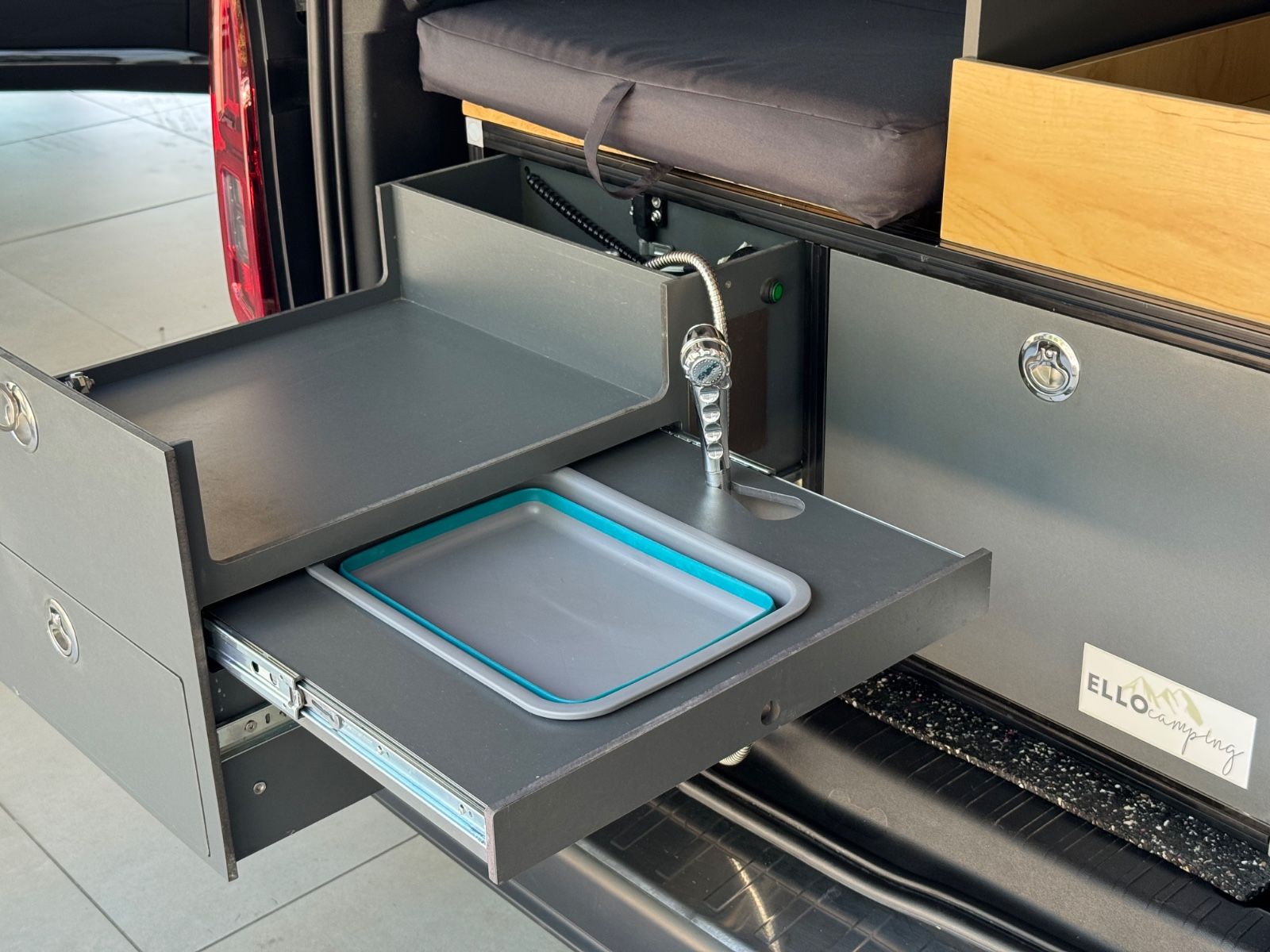 Fahrzeugabbildung Citroën Berlingo 1.5 BlueHDi 130 FAP Shine XL "Camping"