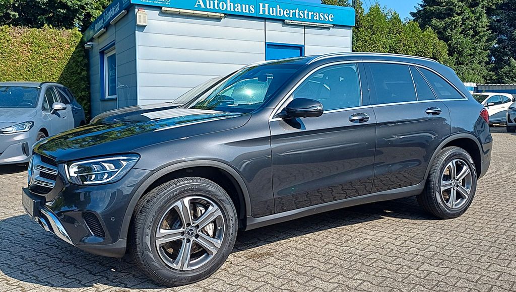 Image of Mercedes-Benz GLC 300