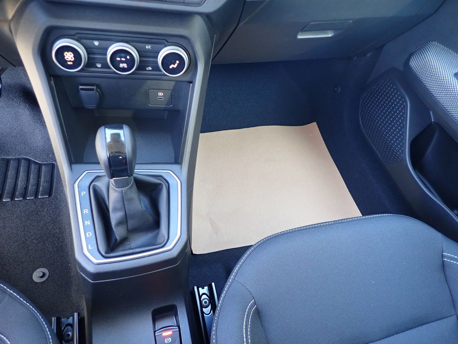 Fahrzeugabbildung Dacia Sandero Journey TCe 90 CVT