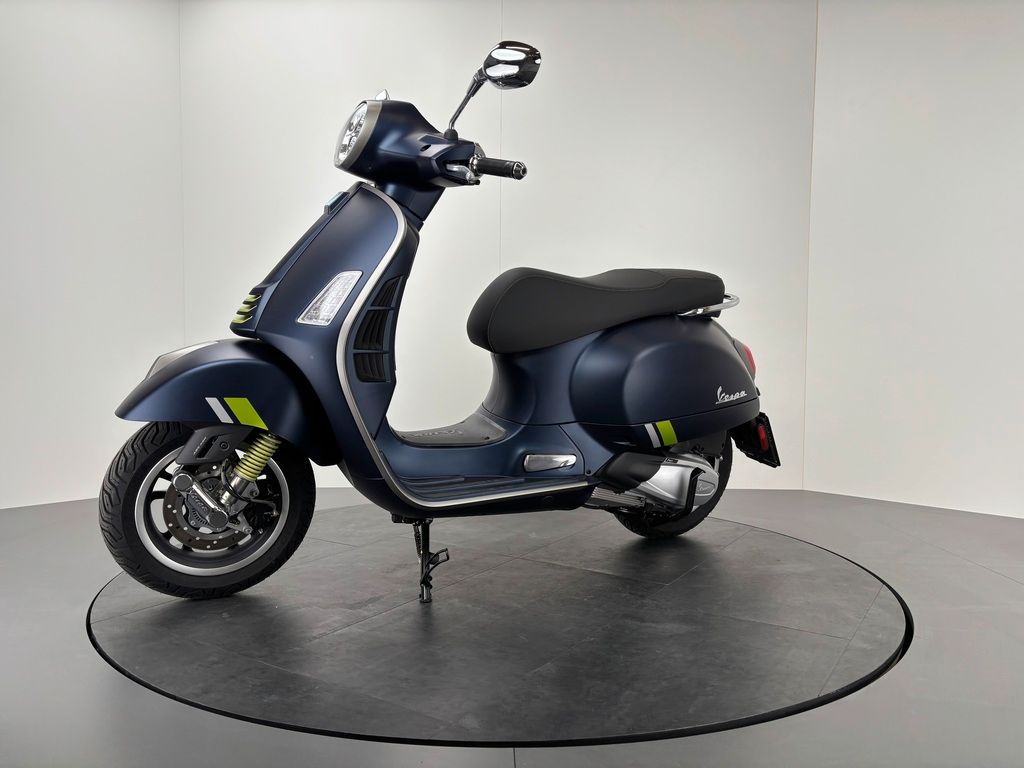 Fahrzeugabbildung Vespa GTS 300 SUPER TECH *NEUWERTIG/REMUS*