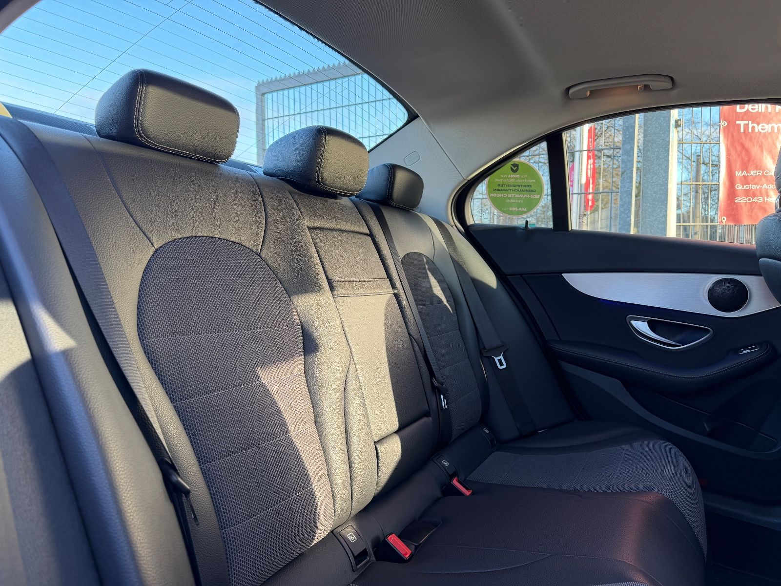 Fahrzeugabbildung Mercedes-Benz C 200 Lim. Avantgarde*SCHIEBEDACH*LED*ACC*TEILLE