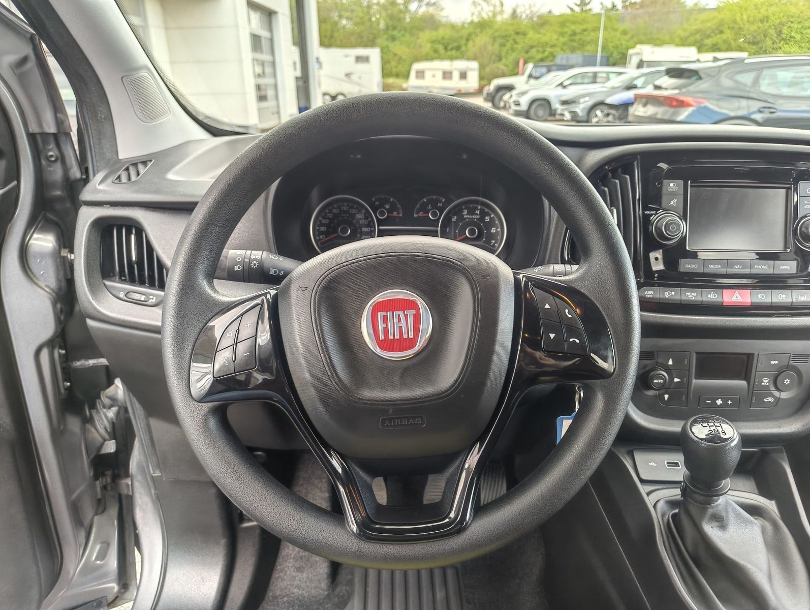 Fahrzeugabbildung Fiat Doblo Kombi Maxi SX 1.6 Mjet 5 Sitzer + AHK