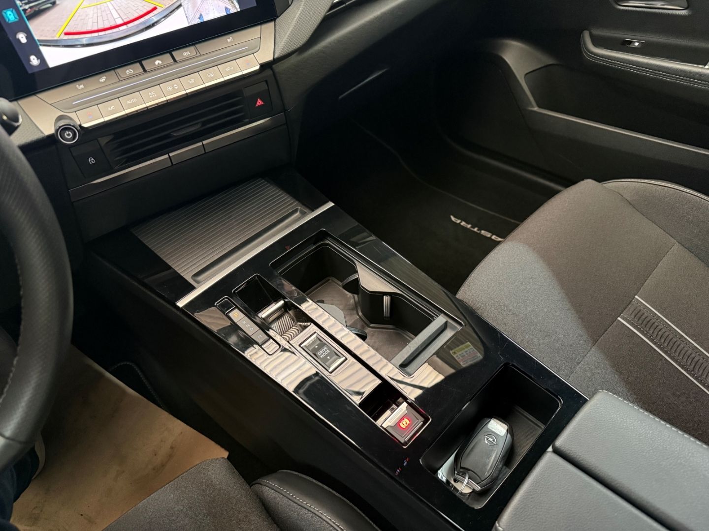 Fahrzeugabbildung Opel Astra L GS SHZ+LHZ+Kamera+Allwetter