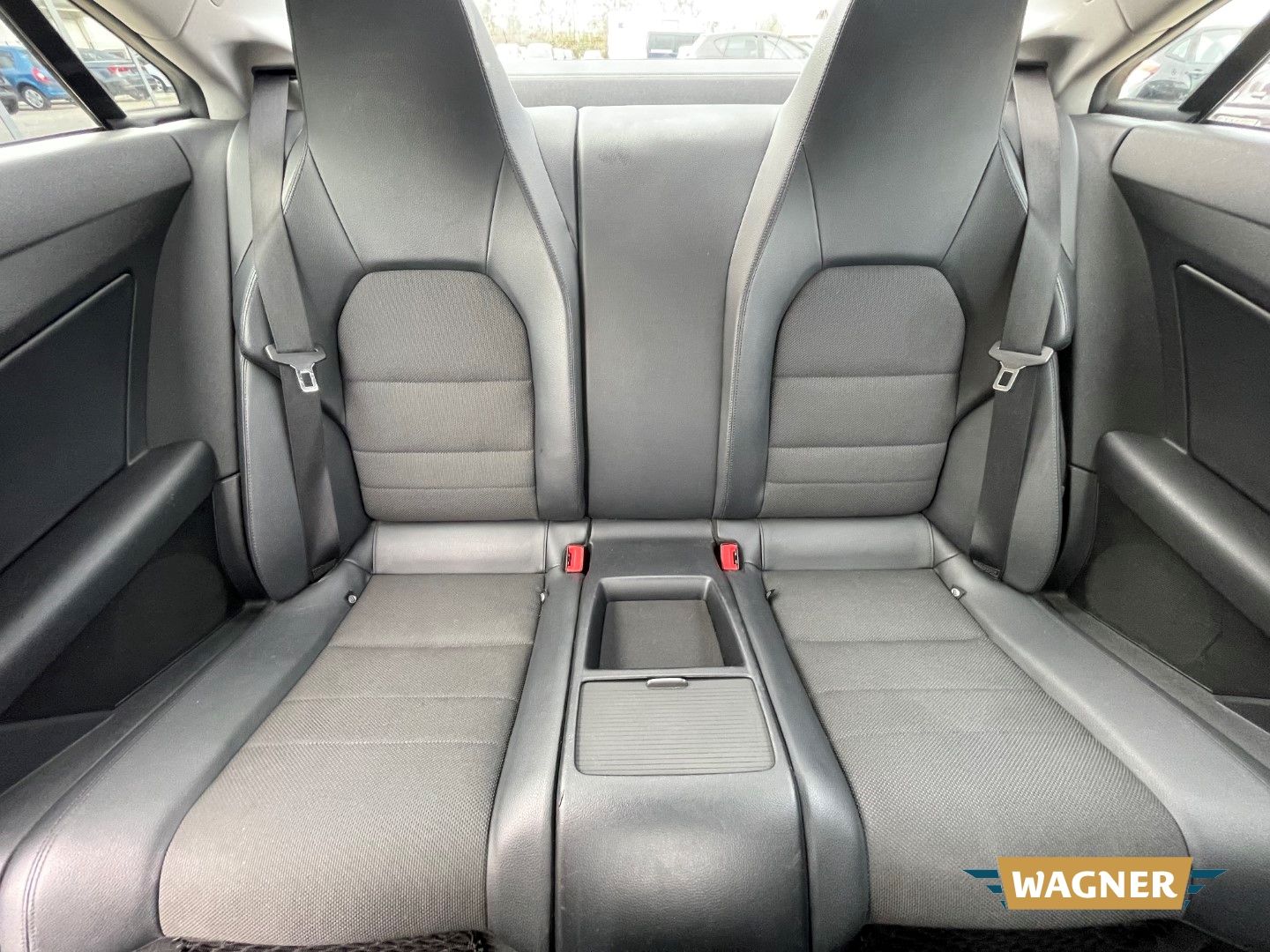 Fahrzeugabbildung Mercedes-Benz E 250 Coupe CGI BlueEfficiency Automatik