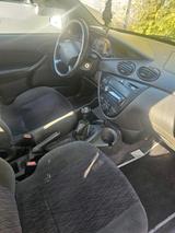 Ford Focus 1999 - Ford Focus aus 1999: Kombi