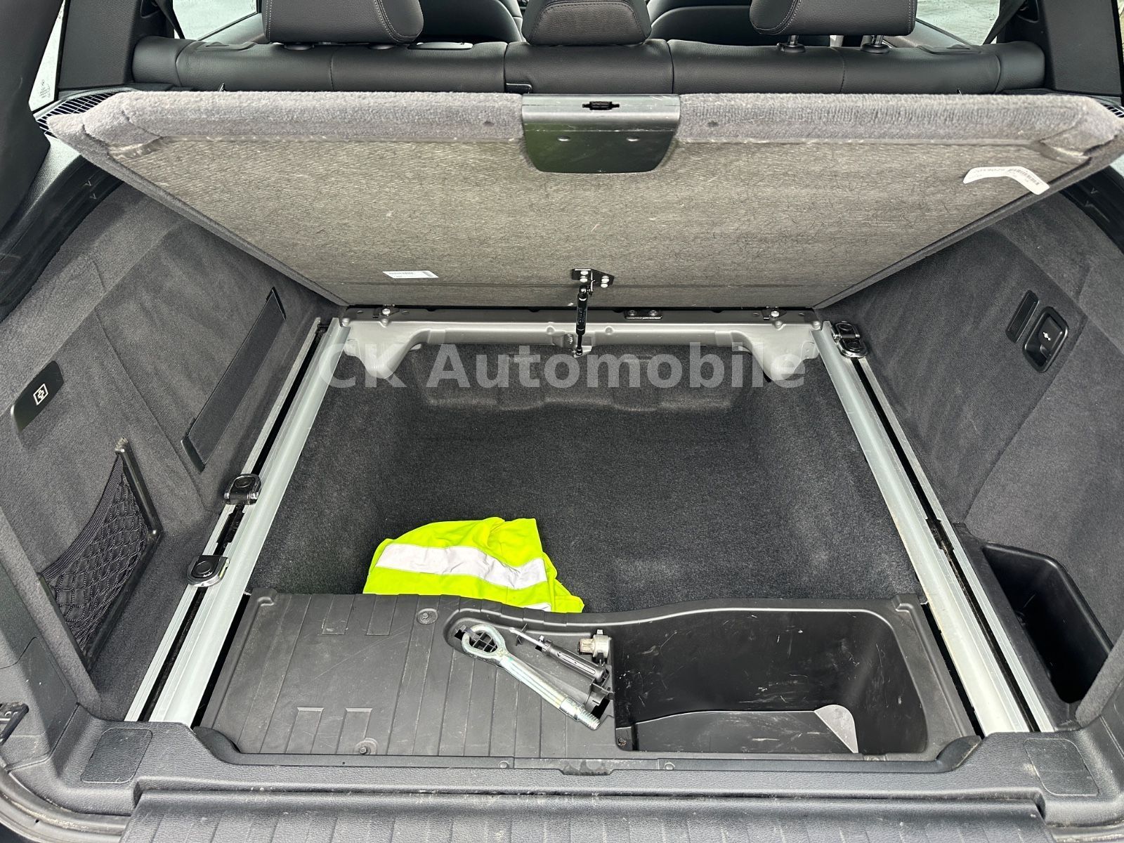 Fahrzeugabbildung BMW X5 xDrive 35i M-Sport/Navi/Pano/Head-Up/LED/AHK