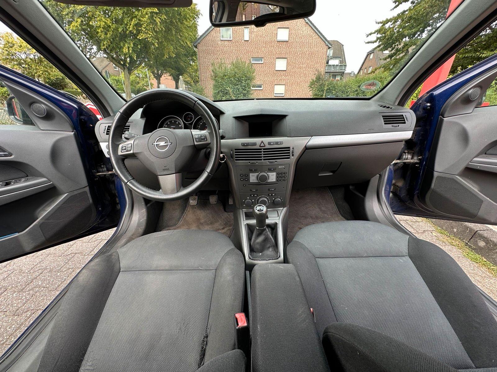 Opel Astra 2006 — photo 10