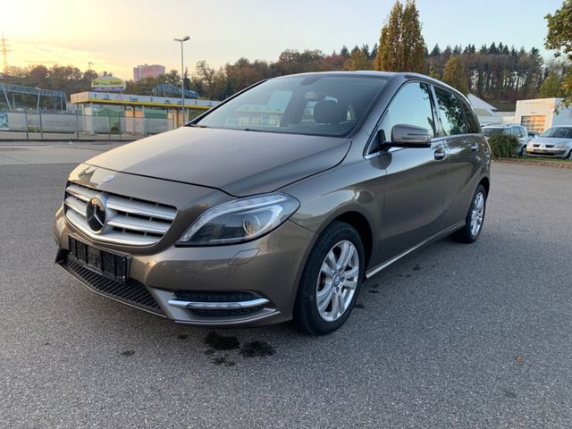 Mercedes-Benz B 180 B -Klasse  XENON-NAVI-AHK