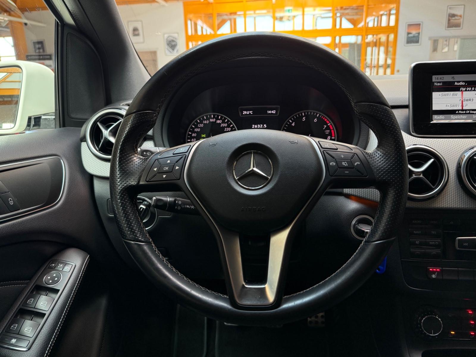 Mercedes-Benz B180|SHZ|PDC|Klimaanlage|Xenon|2.Hand|Bluetooth