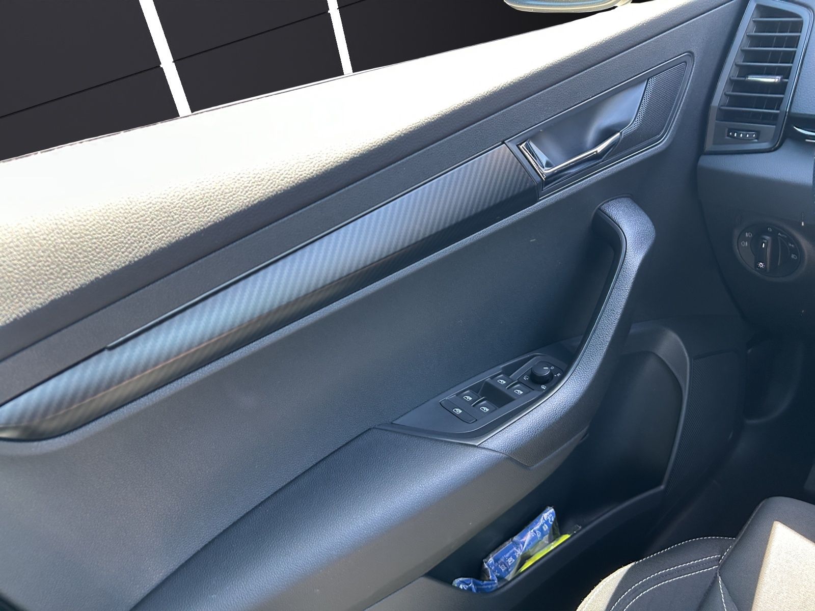 Fahrzeugabbildung SKODA Karoq Sportline LED Navi GRA 4xSHZ SmartLink