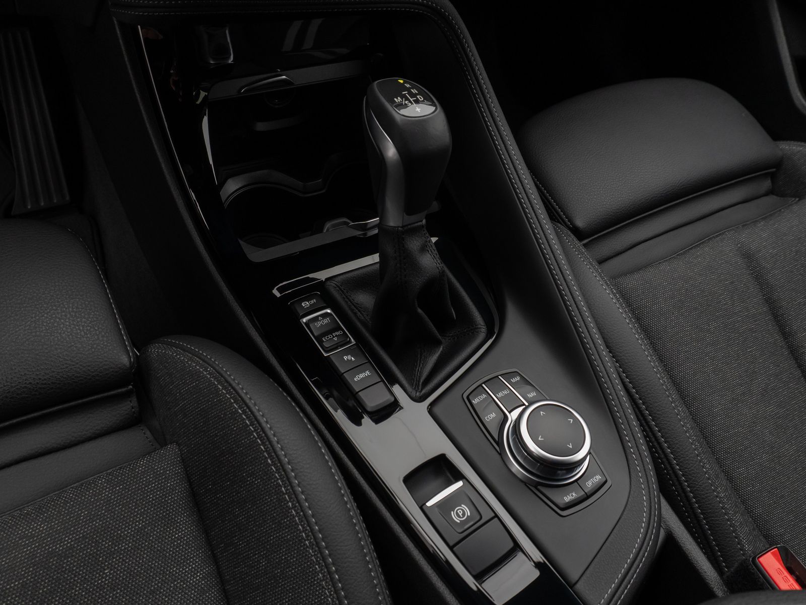 Fahrzeugabbildung BMW X1 xD25e M Sport Kamera HUD Stop&Go AHK Komfort