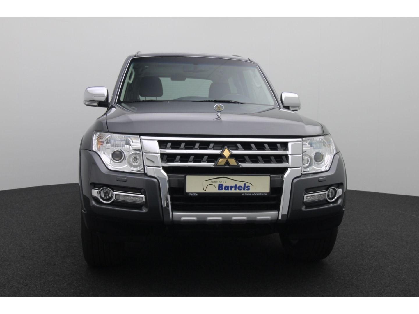 Fahrzeugabbildung Mitsubishi Pajero GLS 3,8L 4WD AHK, AppleCP, Pano, Schiebed