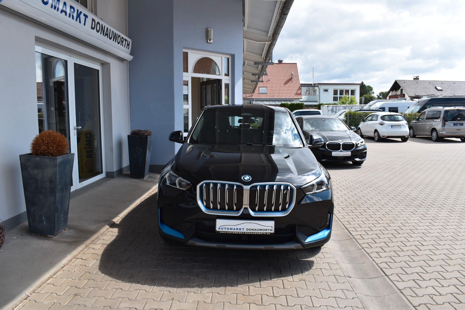 BMW iX1 30 xDrive Navi PanoDach Keyless LED foto 3