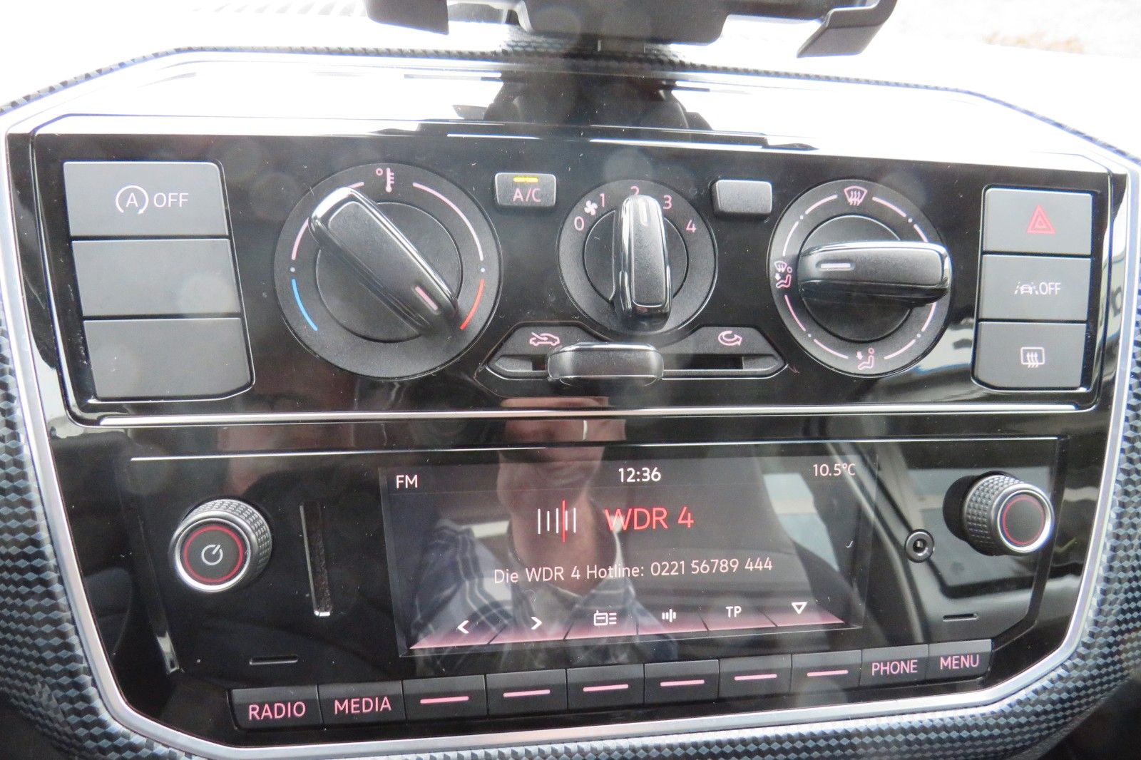 Fahrzeugabbildung Volkswagen up! KLIMA TELVOR MAPS&MORE TELVOR. 1.HD