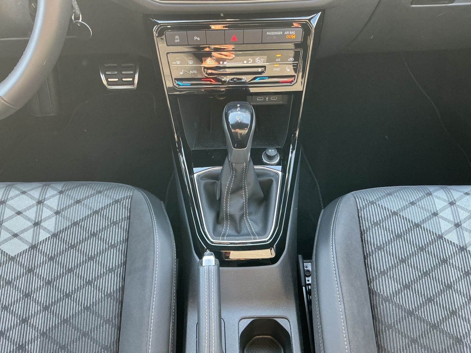 Volkswagen T-Cross - Bild 11