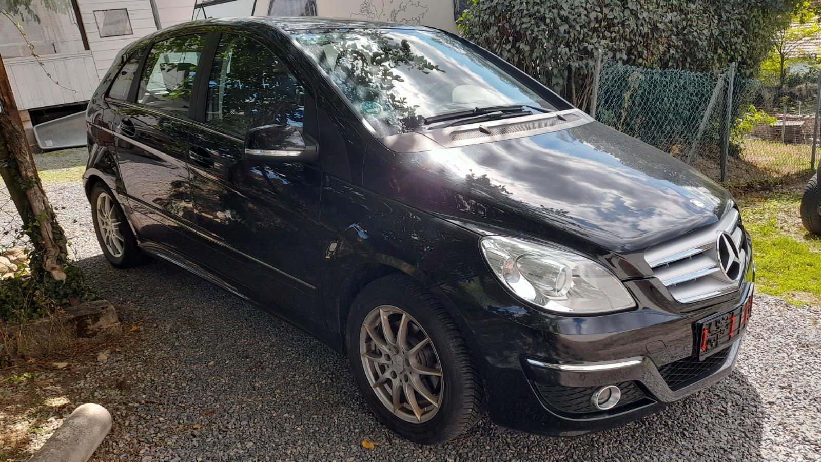 Mercedes-Benz B 200