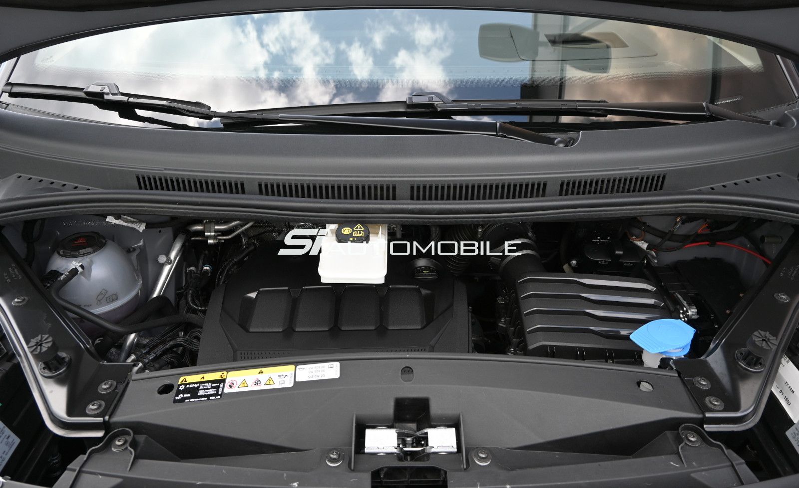 Fahrzeugabbildung Volkswagen T7 Multivan 2,0 TDI DSG Edition Lang °AHK°HUD°SH