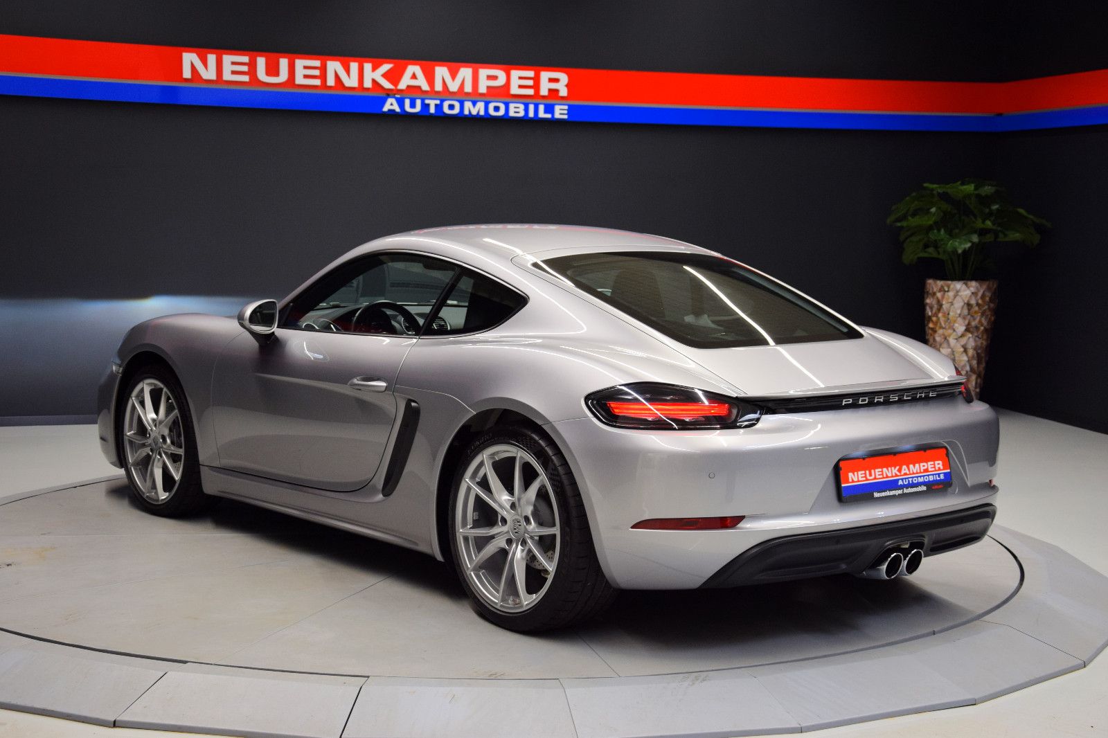 Fahrzeugabbildung Porsche 718 Cayman Sport-AGA PDLS Leder-Paket BOSE ACC