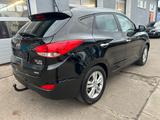 Hyundai ix35 2.0 CRDi 100 kW Premium 4WD - schwarze Hyundai ix35