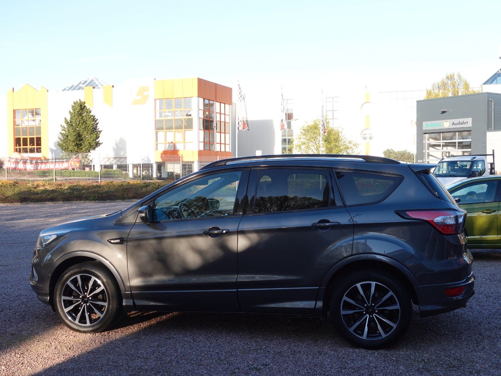 Fahrzeugabbildung Ford Kuga 1,5 EcoBoost 2x4 110kW ST-Line