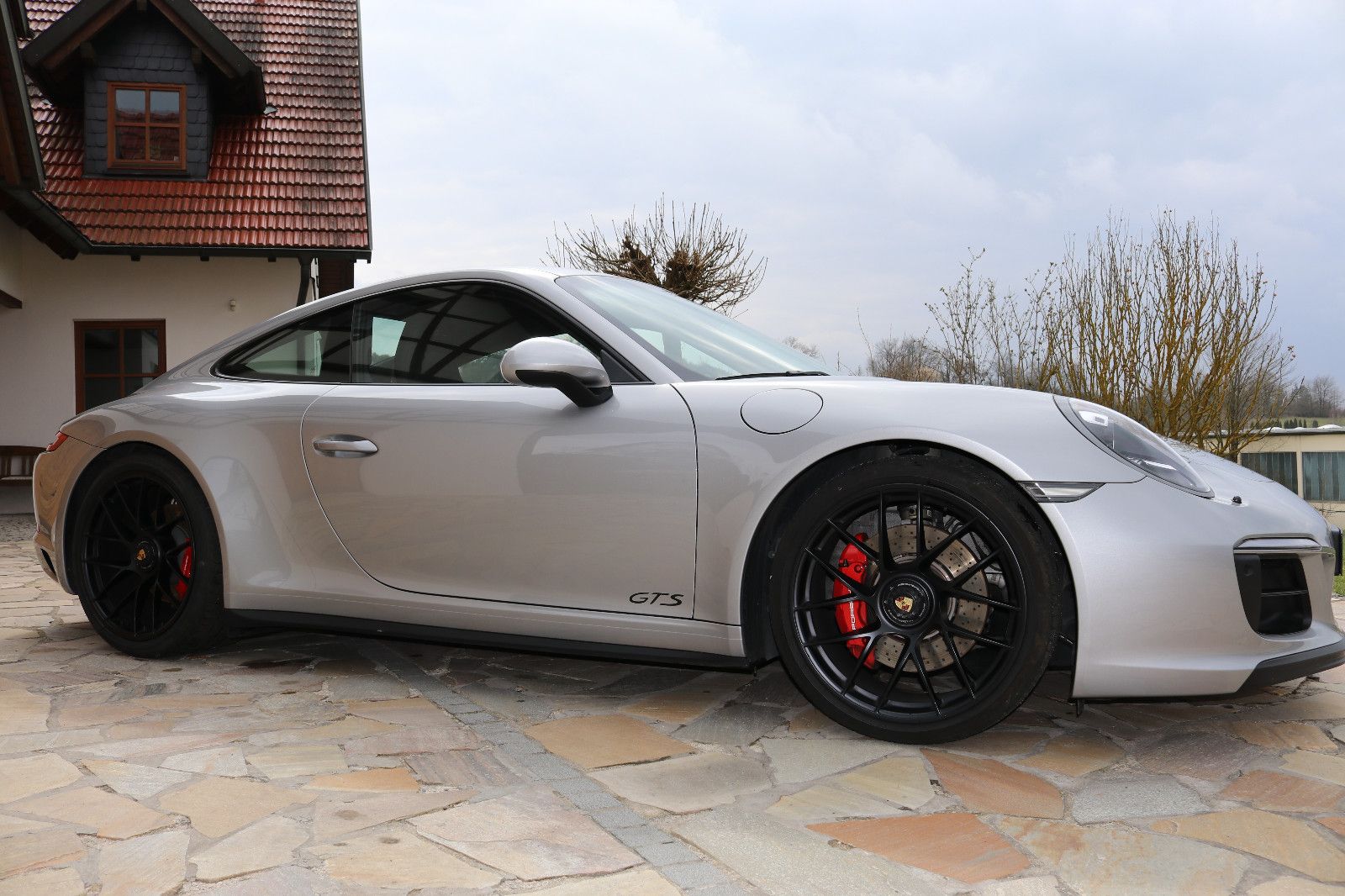 PORSCHE 911 GTS Handschalter Approved 4/27 Unfallfrei