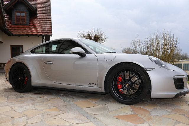 PORSCHE 911 GTS Handschalter Approved 4/27 Unfallfrei