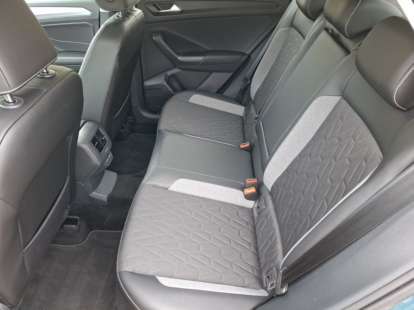 Volkswagen T-Roc - Bild 18