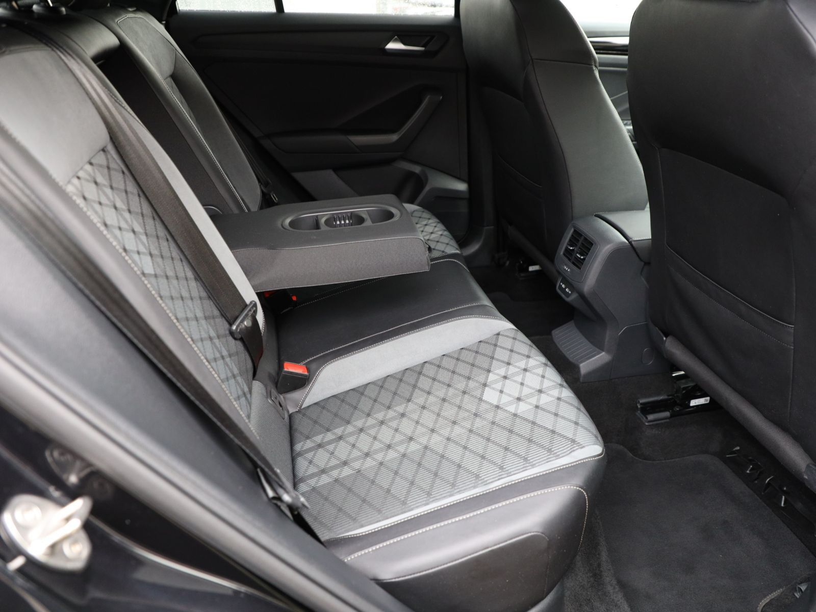 Volkswagen T-Roc - Bild 25