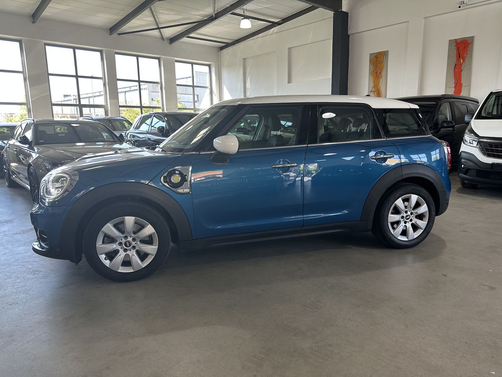 Fahrzeugabbildung MINI Cooper S Countryman S E ALL4/NAV/KAM/LED/Keyless