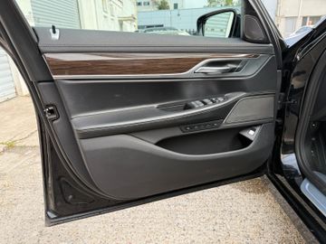 BMW 745 - 8