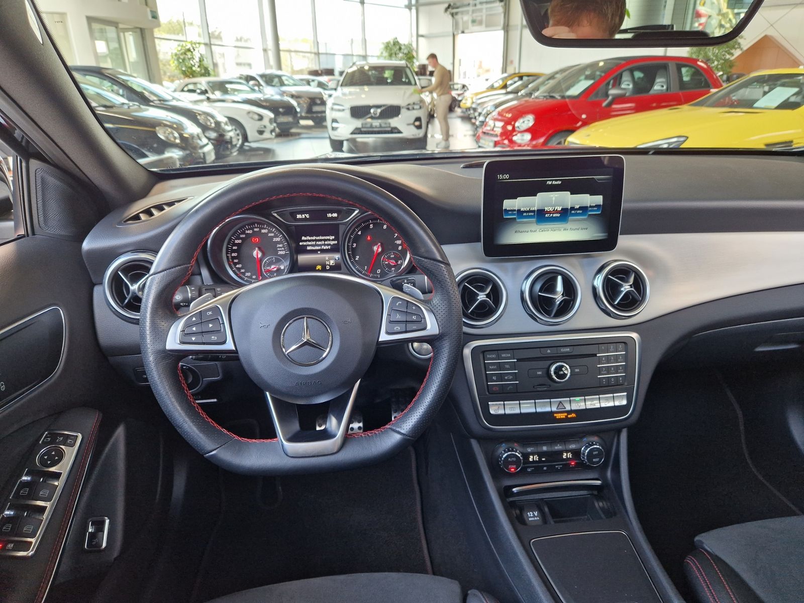 Fahrzeugabbildung Mercedes-Benz GLA 250 4Matic AMG-LINE PANO LED