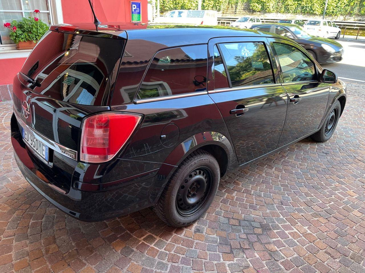 Opel Astra 2010 — engine 1.686 cm³, 110 HP (81kW)