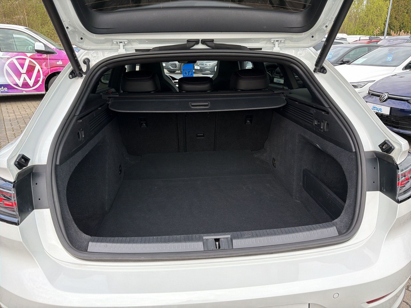 Arteon SB R-Line TDi DSG PANO Navi LED Kamera