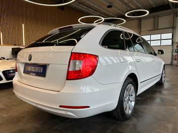 Skoda Superb Combi Elegance *1. Hand*Xenon*Klima*Navi*