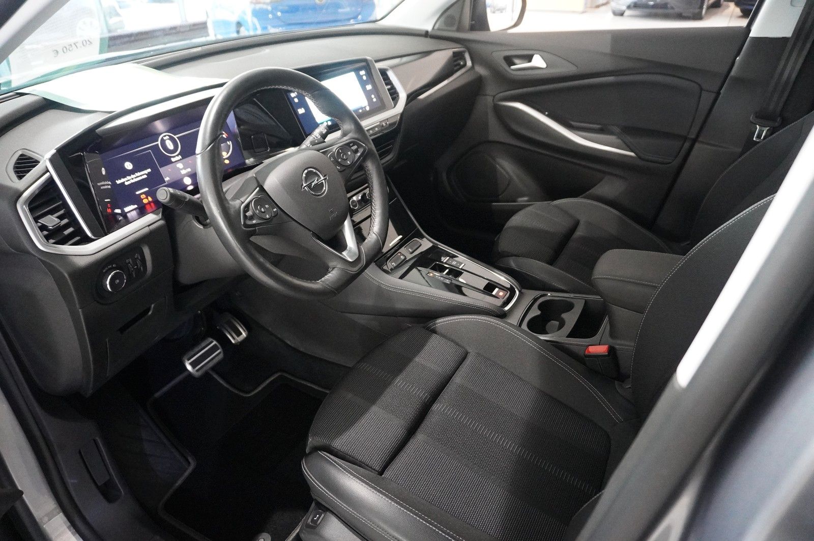 Fahrzeugabbildung Opel Grandland (X) 1.2T GS LINE NAVI/LED/KAMERA/DAB+