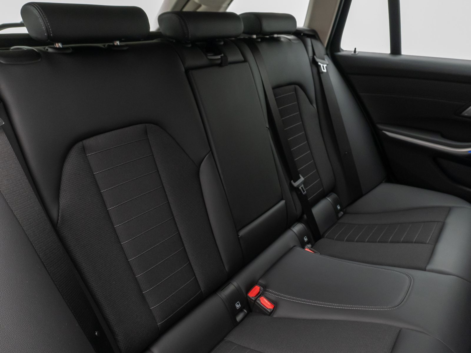 Fahrzeugabbildung BMW 320d Sport Line Kamera DAB HiFi Lordos Alarm LED