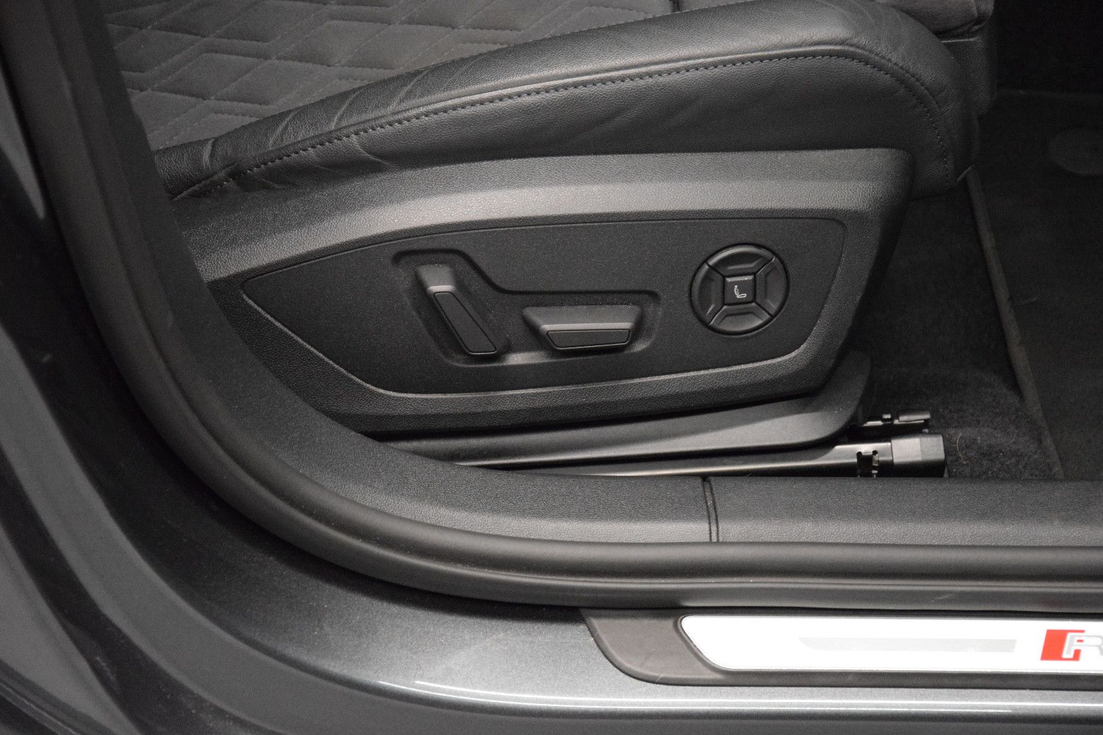 Fahrzeugabbildung Audi RS3 Sportback 2.5 TFSI Massage B&O Pano ACC B&O