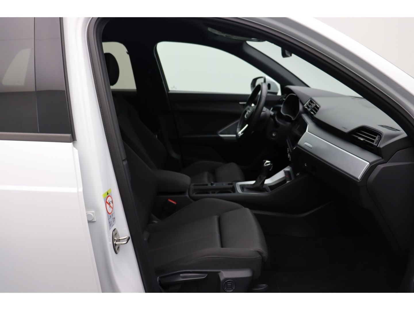 Fahrzeugabbildung Audi Q3 35 TFSI S line Digi Cockpit AHK 3-Zonen-Klima
