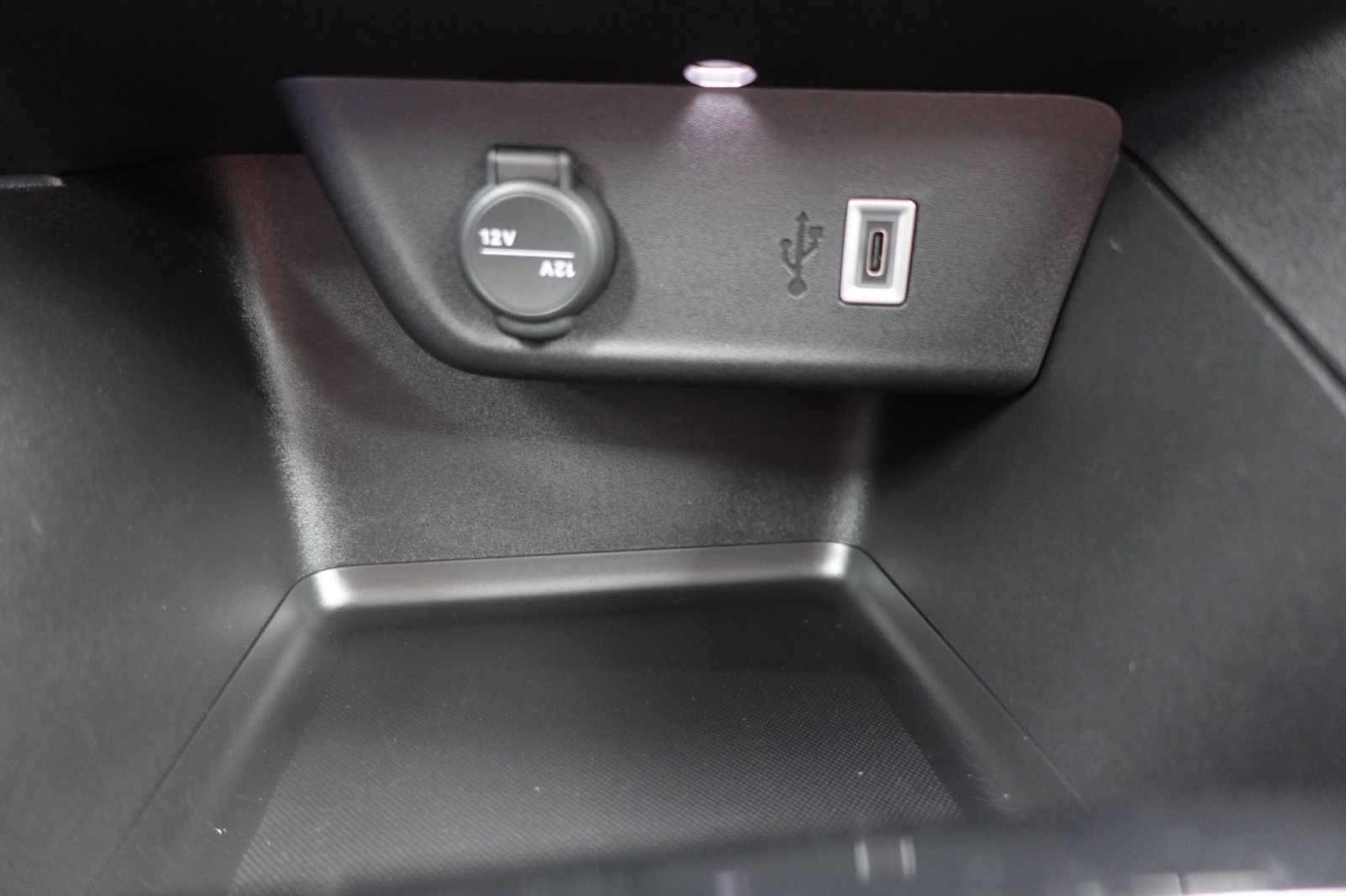 Fahrzeugabbildung Opel Corsa Hybrid Edition Sitzh.,Allwetter,LED,PDC