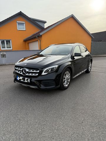 MERCEDES-BENZ GLA 250 4MATIC DCT -