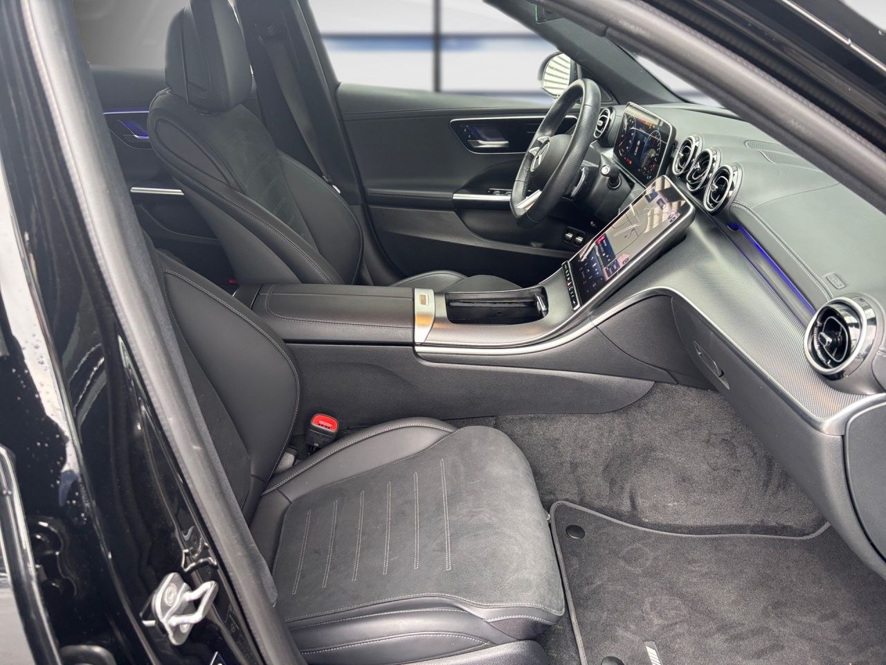 Fahrzeugabbildung Mercedes-Benz C 300 e 4M ACC AUT DynLicht Fernlichtass. Kam.