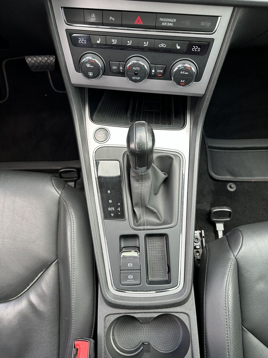 Fahrzeugabbildung SEAT Leon ST 2.0 TSI Xcellence NAV+LED+PANO+KAM+AHK+V